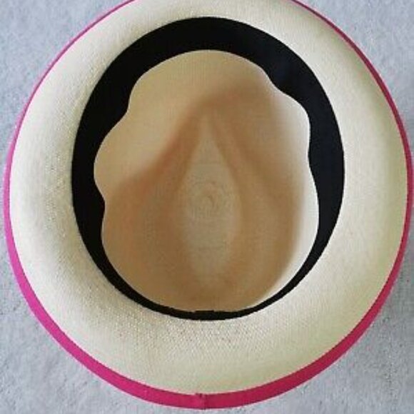 GENUINE ECUADOR HAT \
